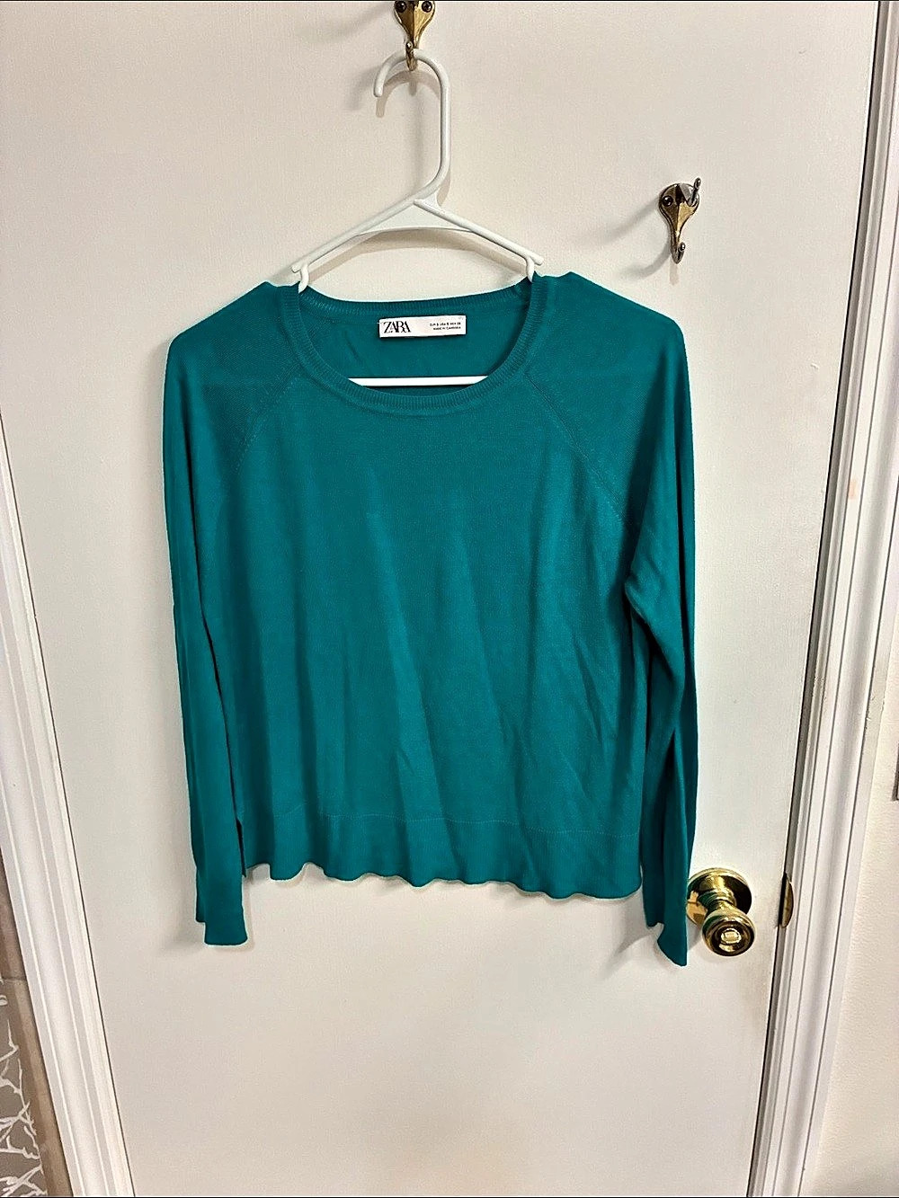 Zara Long Sleeve Crew Neck Top in Green Size Medium